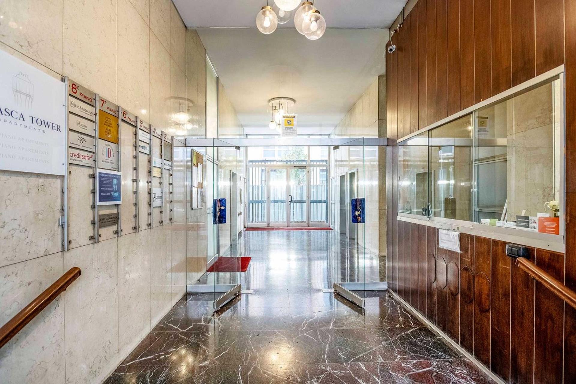 Velasca Tower Apartments ミラノ エクステリア 写真